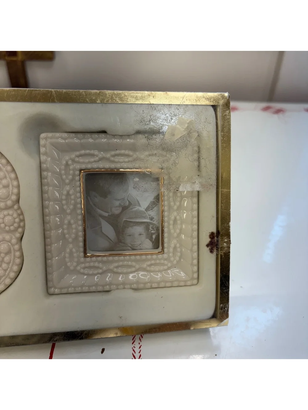 Lenox set of 3 picture frames new in box with damage to the package vintage y2k